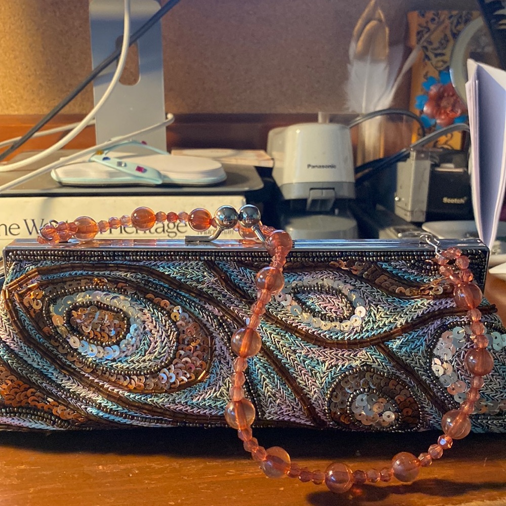 Unbranded Lovely Honey Brown Kisslock Clutch With Beaded Strap